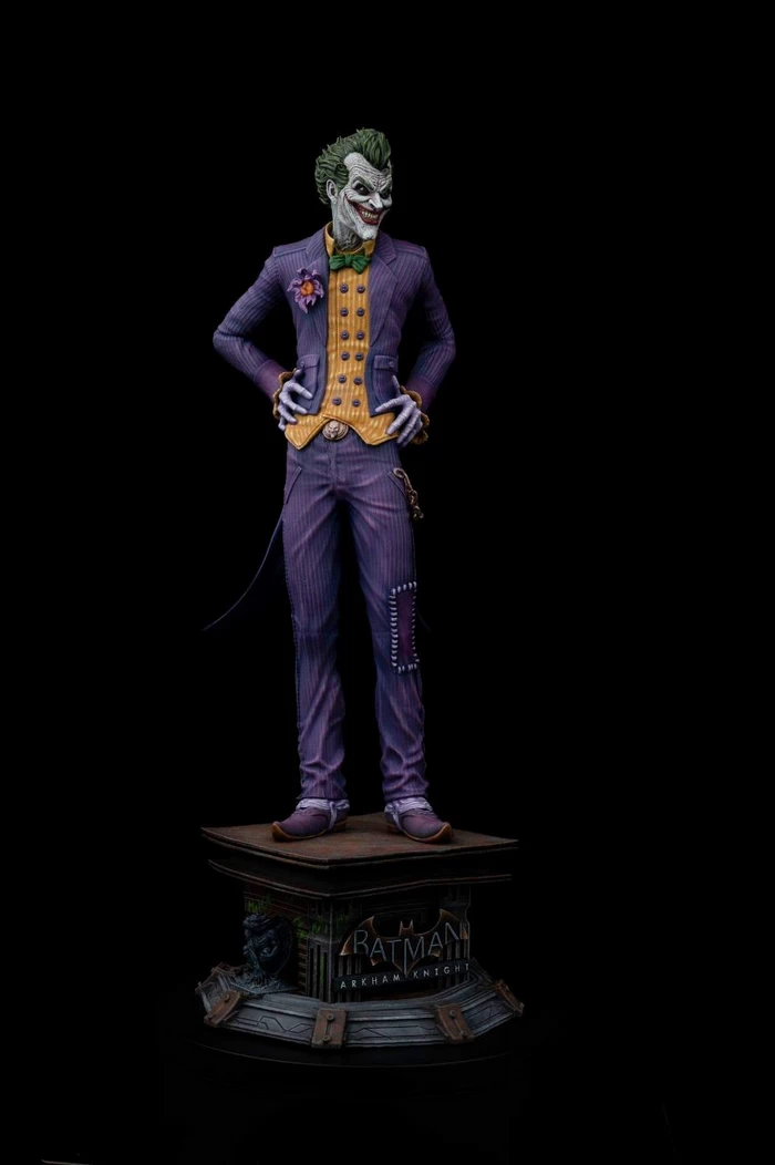 Joker Statue