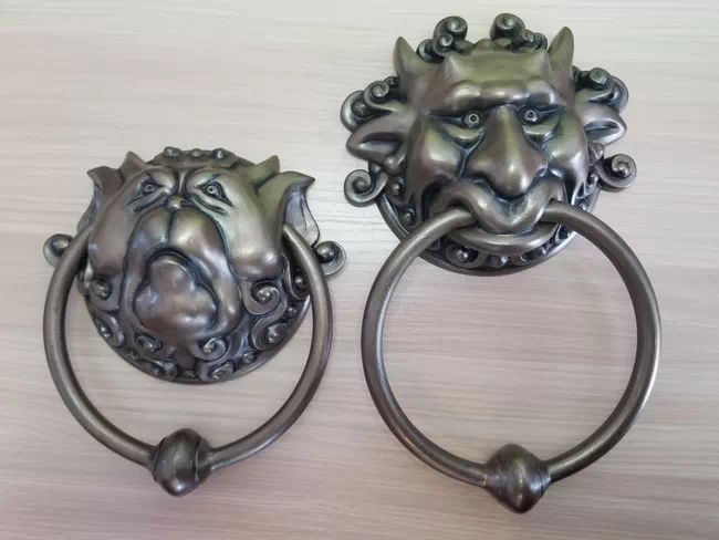 Labyrinth Knockers