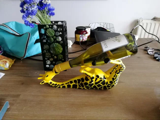 Wine Giraffe - Final Giraffe v1