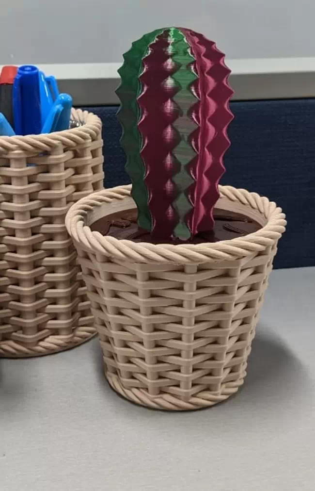 Woven planter model