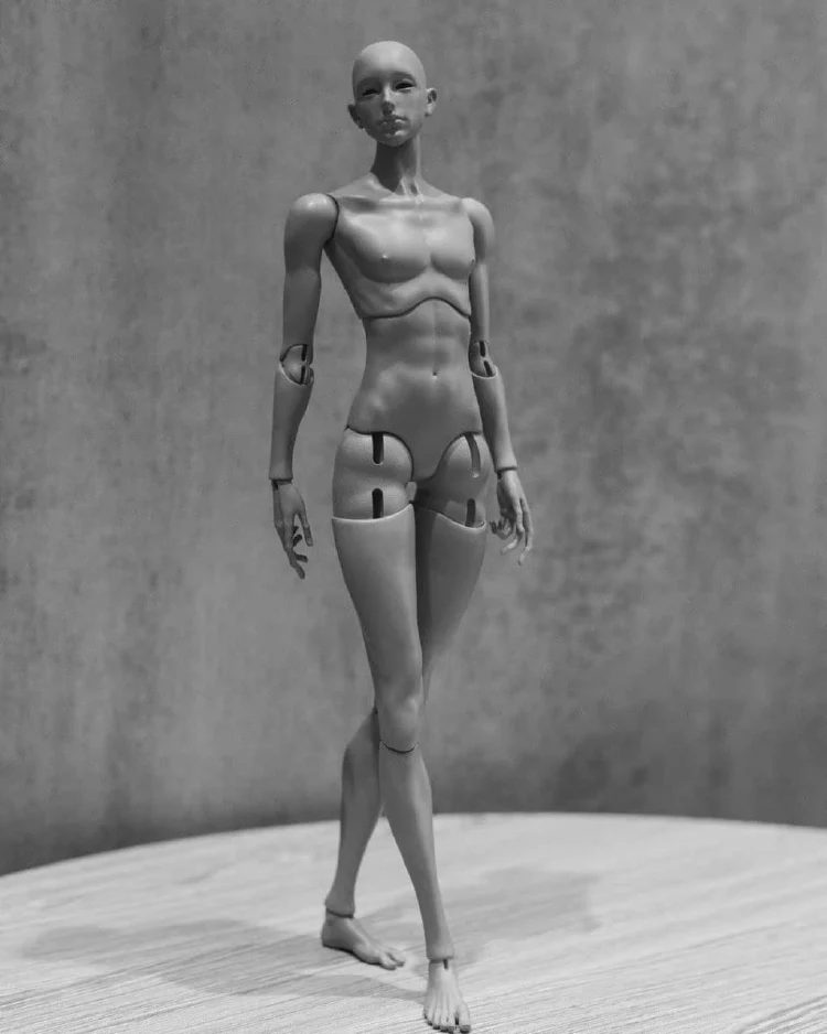 Articulated poseable female figure