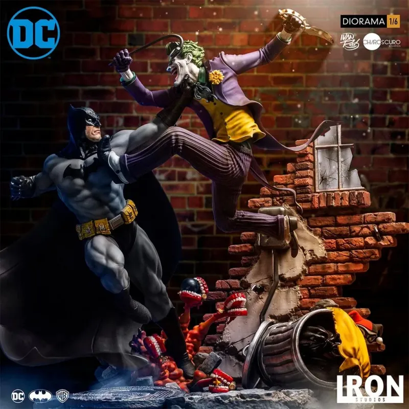 Batman vs Joker Battle Diorama