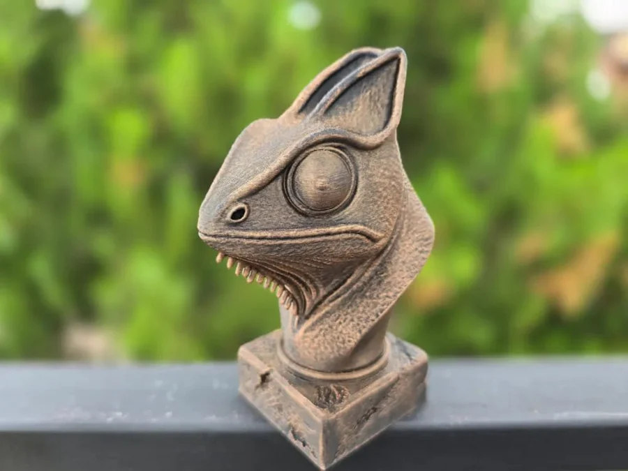 CHAMELEON BUST