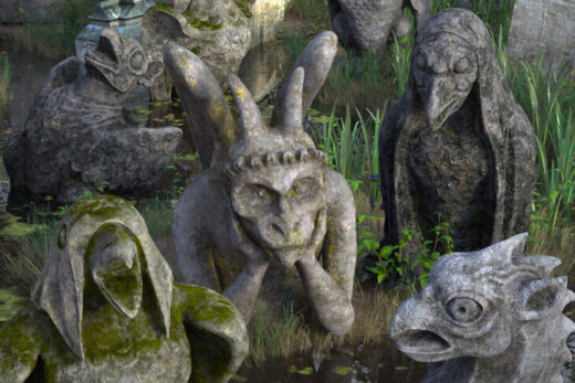 Old stone for gargoyles of notre dame set 1