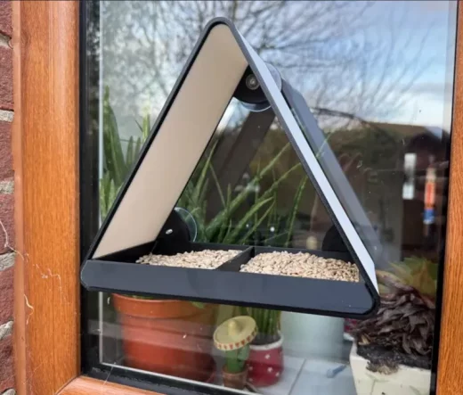 Кормушка для птиц