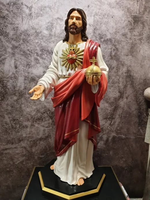 Jesus statue 2.5 Mil